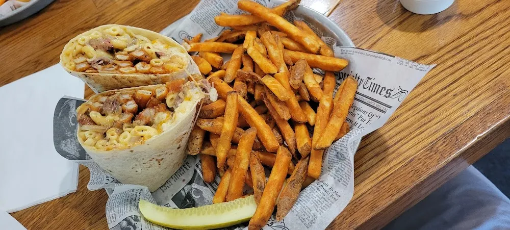 Brisket Mac Wrap with Chips